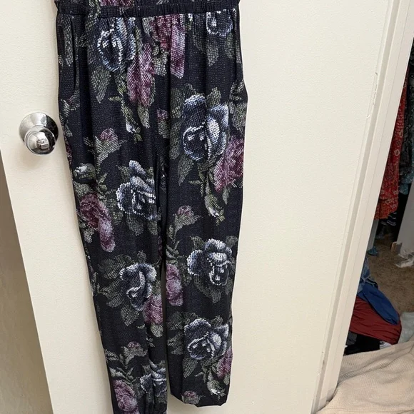 Lululemon Athletica Black Floral Jumpsuit Size 8 - Picture 3 of 7